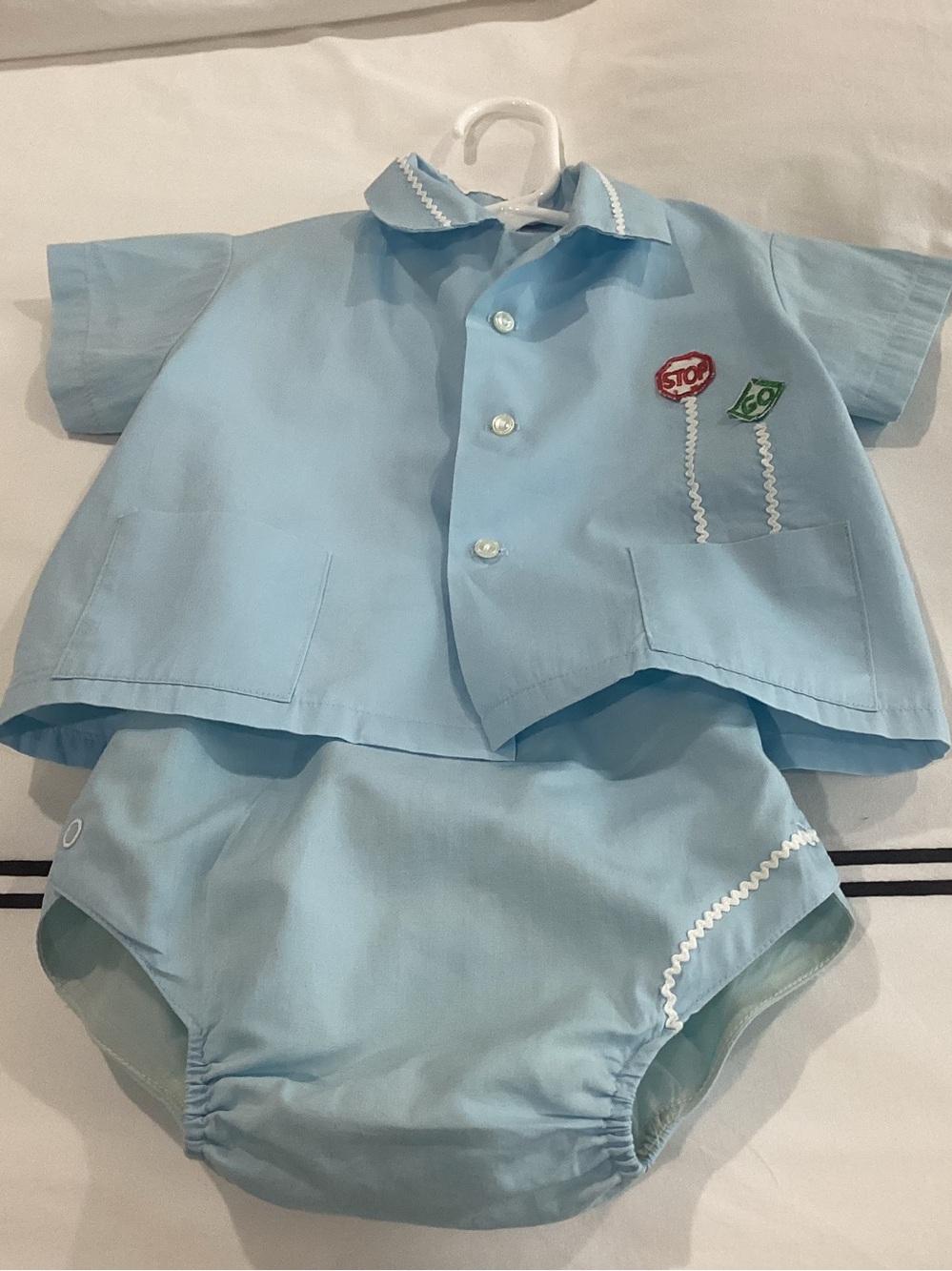 Vtg. Toddler Tyke sz. XL featuring distinctive STOP & GO appliqués &ric rac